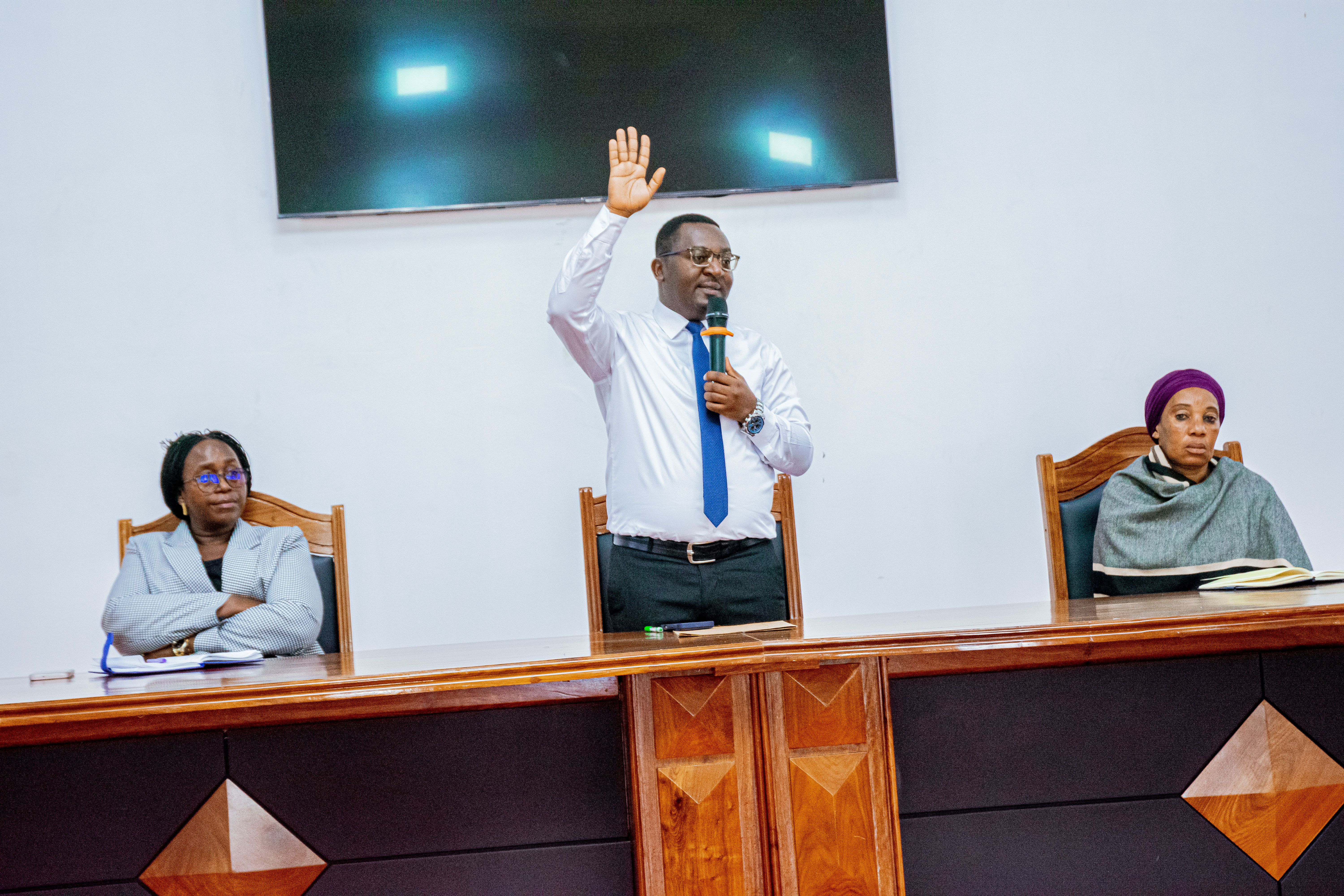 RC KHERI JAMES ASISITIZA UWAJIBIKAJI NA UTATUZI WA KERO ZA WANANCHI .