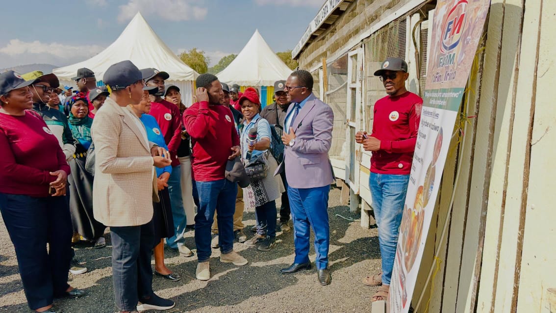 RC- IRINGA APONGEZA UBUNIFU WA WAJASILIAMALI WALIOPATA MKOPO WA ASILIMIA 10 MAFINGA TC KWENYE MAONESHO YA 88 JIJINI MBEYA